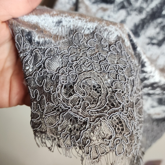 NWT Anthropologie Tessie Grey Velvet Lace Embroidered Sleeveless Slip Dress Sz M - Picture 12 of 16